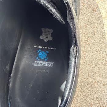 FLO Ayakkabı Kenarları Açılan Ve Boyası Ayağa Geçen Ayakkabının İade Reddi Haksız