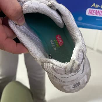 Skechers Kadın Spor Ayakkabısında Kısa Sürede Burun Parçası Yırtılması Ve Ücretsiz Tamir Talebi