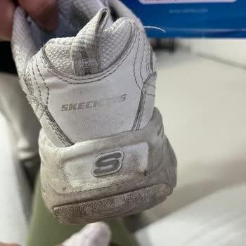 Skechers Kadın Spor Ayakkabısında Kısa Sürede Burun Parçası Yırtılması Ve Ücretsiz Tamir Talebi