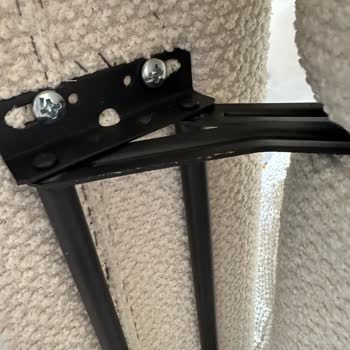 Zenka İnegöl'de Eksik Ve Çizik Mobilya Teslimatı, Saygısız Müşteri Hizmetleri