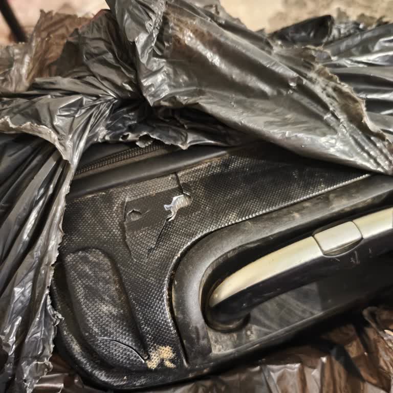 Kırık Valiz Teslimi İçin PTT Kargo’dan Tazminat Talebi