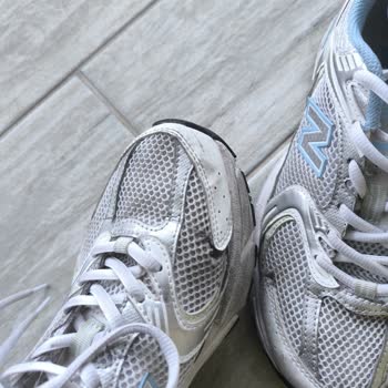 Kısa Sürede Yan Yırtılan New Balance MR530 Ayakkabıda Kalite Ve İade Sorunu