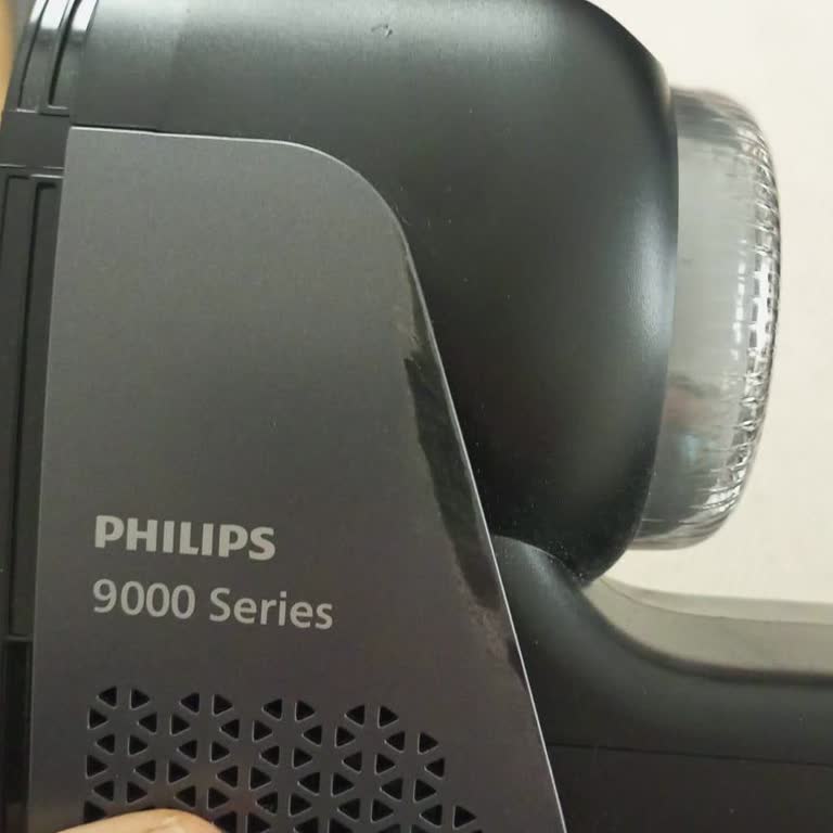 Servis Sonrası Hasarlı Philips 9000 Süpürge İçin Yeni Ürün Talebi