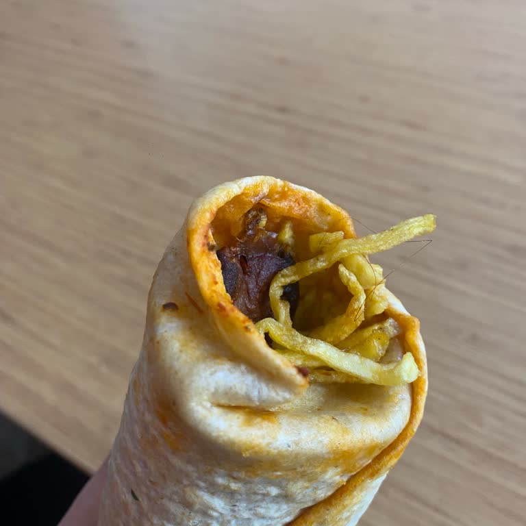 Kıl İçeren Soğuk Sipariş Ve Kuryenin Kaba Davranışı