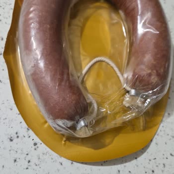 Küflü Sucuk Ürünü Ve Son Kullanma Tarihi Çelişkisi Müşteriyi Mağdur Etti