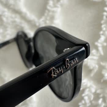 Rayban Gözlüğümde Logo Renk Farkı Ve Garanti Reddi