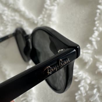 Rayban Gözlüğümde Logo Renk Farkı Ve Garanti Reddi