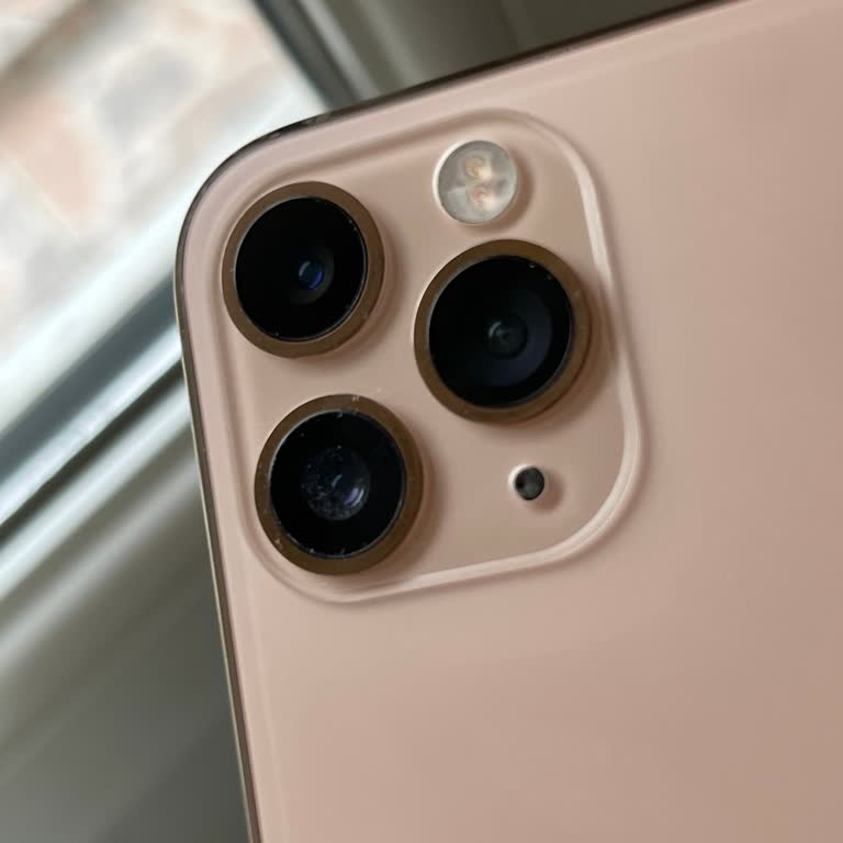 İPhone 11 Pro Dokunmatik Arızalı Ve Kamerasında Leke Olan Ürün İçin Değişim Talebi