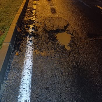 Goodyear Jetta Lastiğinde Çukura Girince Yanak Bölgesinde Yırtık Ve Ücretsiz Değişim Talebi