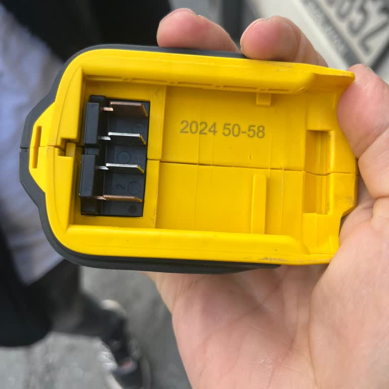 Yanlış Ve Çalışmayan Batarya İçeren Şarjlı Matkapta Ayıplı Ürün Şikayeti