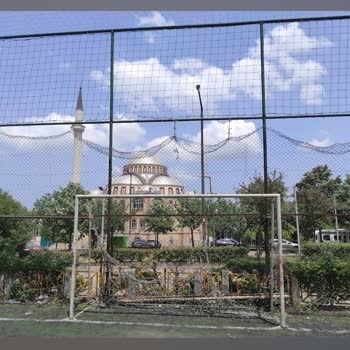 Kocaeli Büyükşehir Belediyesi Mutlukent Futbol Sahasında Bakımsızlık