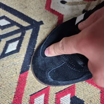 Üç Defa Defolu Adidas Ayakkabı Gönderildi, Satıcıdan Cevap Alınamadı
