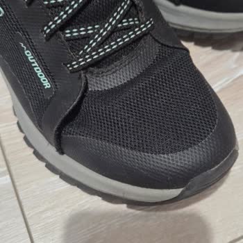 Skechers Ayakkabının Bir Buçuk Ayda Yırtılması Ve Mağazadan Çözüm Sunulmaması