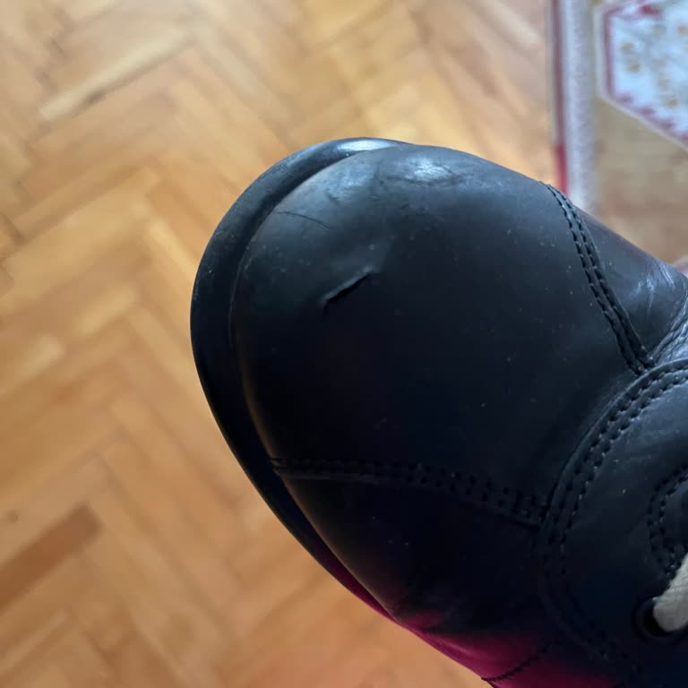 Camper Ayakkabısının Kısa Sürede Burun Kısmının Patlaması Ve Garanti Reddi