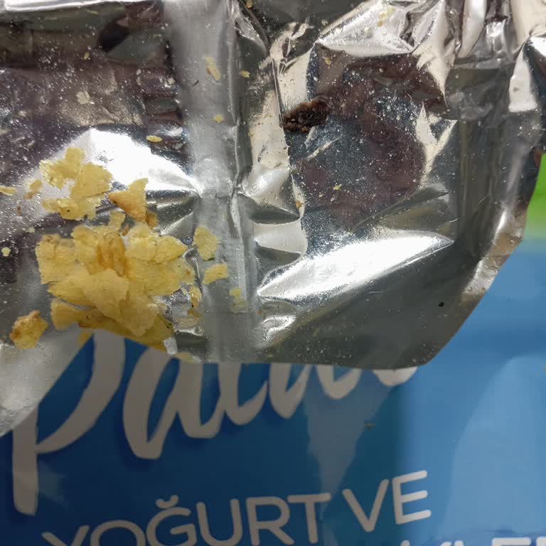 Patito Yoğurtlu Üründe Siyah Yabancı Madde Görüldü