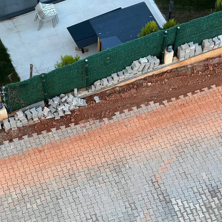 Superonline Kazı Sonrası Sokak Onarımını Yapmadı, Çamurla Bıraktı