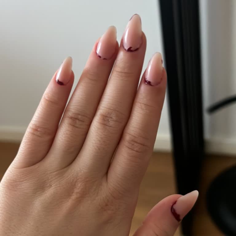 Secret Nail Bar By Zeyno Kalıcı Oje İşlemi Saatler İçinde Soyuldu, Ücret İadesi İstiyorum