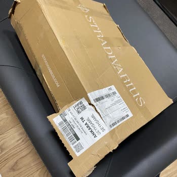 Stradivarius Kolay Gelsin Kargo Paketi Açılarak Mahremiyetimi İhlal Etti