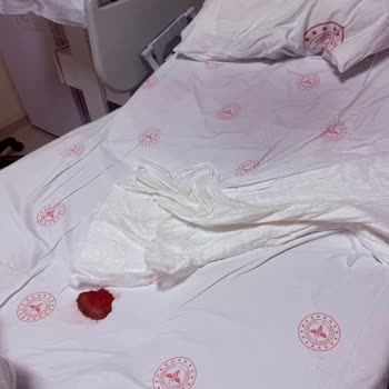 Urla Devlet Hastanesi Kadın Doğum Bölümünde Hijyen Eksikliği Ve Saygısız Hasta Bakımı