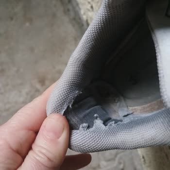 Kinetix Ayakkabılar Hızla Parçalandı, Mağaza Çözüm Sunmadı