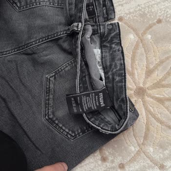 Mavi Pantolonların Arka Cep Yırtılmaları Ve Çözüm Talebi