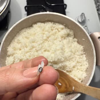 BİM Pirinçten Metal Parçası Çıktı