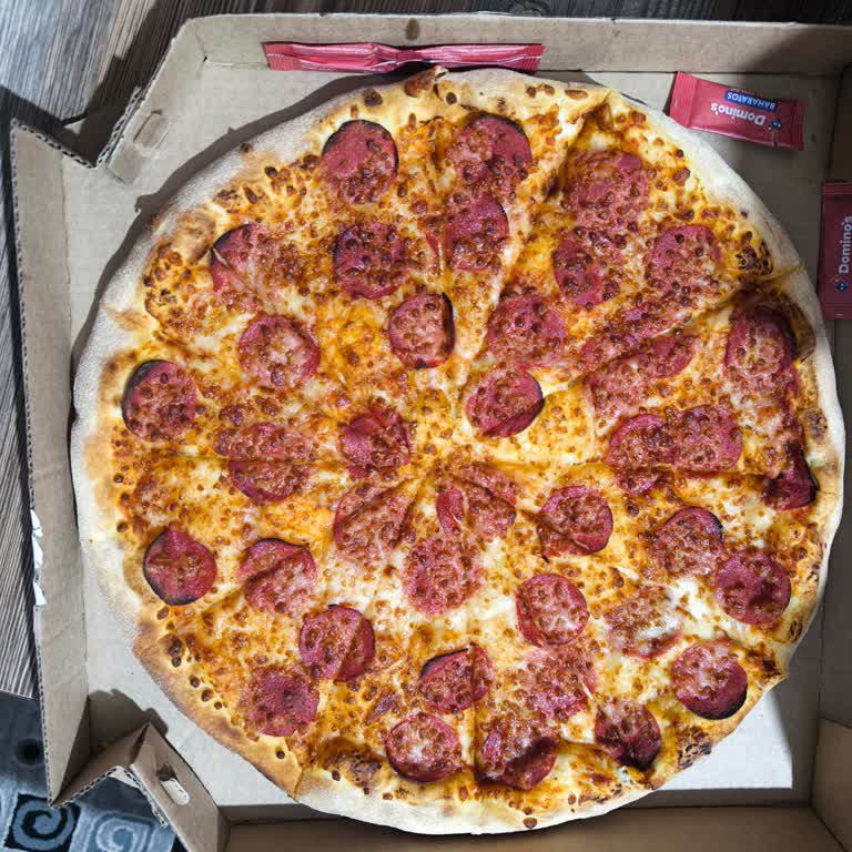 Sarımsak Sosu Eksik Gelen Pizza Ve Şube Çalışanının Telefonu Kapatması