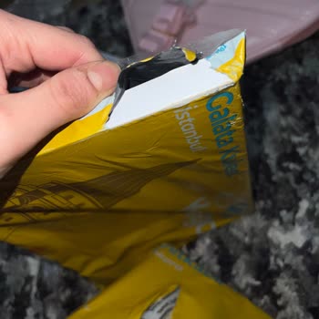 PTT Kargo Poşeti Yırtmış!