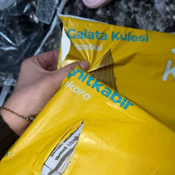 PTT Kargo Poşeti Yırtmış!