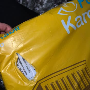 PTT Kargo Poşeti Yırtmış!