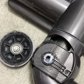 Dyson V15 Onarımında Silikonlu Çözüm, Tekrar Kırıldı Ve Ücret İadesi Talebi