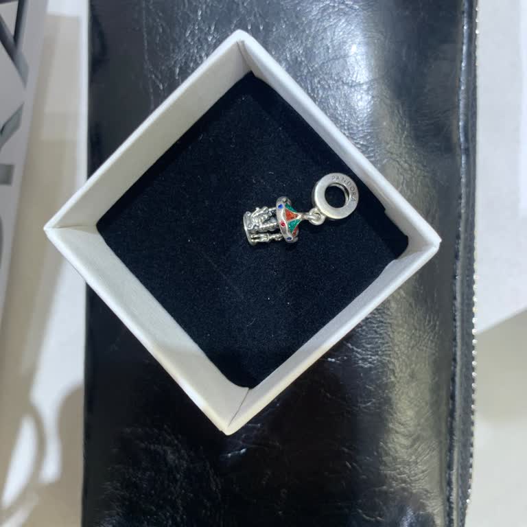 Pandora Charmının Kısa Sürede Parçalanması Ve Mağaza Personelinin Çözüm Sunmaması