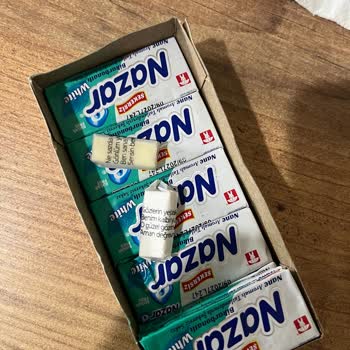 Nazar Karbonatlı Sakızların Dişlere Aşırı Yapışması