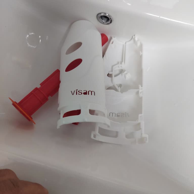 Visam Rezervuarı Bir Ay İçinde Bozuldu, Müteahhit Sorumluluk Almıyor