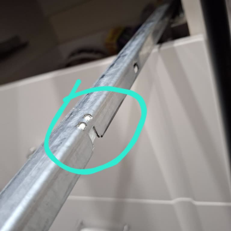 Samet Çekmece Raylarındaki Kırılan Plastik Tırnaklar İçin Destek Ve Yedek Parça Talebi