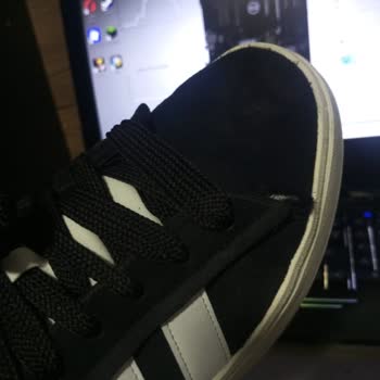 Üç Bin Beş Yüz Liralık Adidas Ayakkabıda Tek Günlük Kullanımda Ön Kısım Açıldı Ve İade Talebi