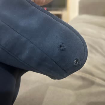 Gant Gömleğinde Düğmeler Çözülüyor, Mağaza Çözüm Sunmuyor