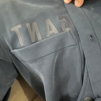 Gant Gömleğinde Düğmeler Çözülüyor, Mağaza Çözüm Sunmuyor