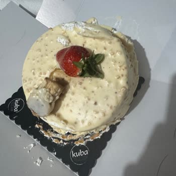 Dağılmış Pasta Ve Desteksiz Hizmet Nedeniyle Ücret İadesi Talebi