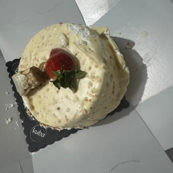 Dağılmış Pasta Ve Desteksiz Hizmet Nedeniyle Ücret İadesi Talebi