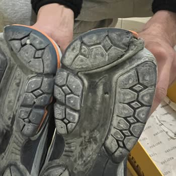 Greyder Mağazasından Aldığım Erkek Botun Tabanı 5 Günde Çatladı Ve İade Talep Ediyorum