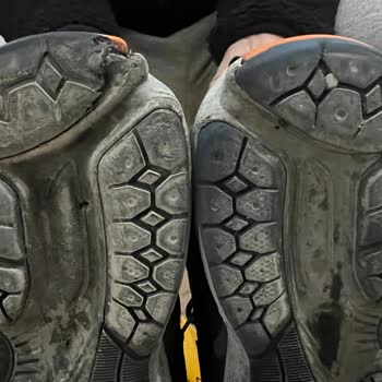 Greyder Mağazasından Aldığım Erkek Botun Tabanı 5 Günde Çatladı Ve İade Talep Ediyorum