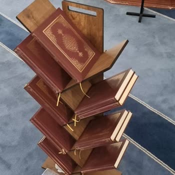 Başakşehir Müftülüğü Camide Kur’an’ın Yere Düşürülmesi Ve LCD Ekranda Resim Gösterimine İtiraz