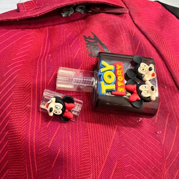 Bagaj Fermuarı Açıldı, Şarj Başlığı Ve Kablosu Çalındı, Sorumluluk Talebi