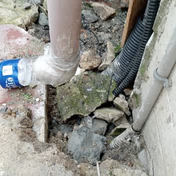 Türk Telekom'un Açık Bıraktığı Kazı, Yağmur Su Birikintisi Ve Mülkiyet Zararına Yol Açıyor