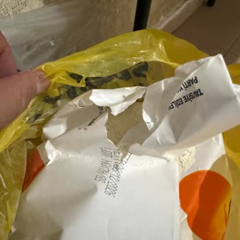 Küflü Ekmek, Yırtık Un Ve Müşteri Hizmetleri Yanıtsızlığı