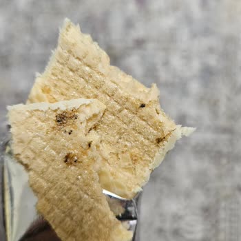 Tadelle Beyaz Çikolatalı Gofrette Görülen Kahverengi Maddeler Hakkında Açıklama Ve Telafi Talebi