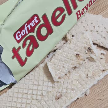 Tadelle Beyaz Çikolatalı Gofrette Görülen Kahverengi Maddeler Hakkında Açıklama Ve Telafi Talebi
