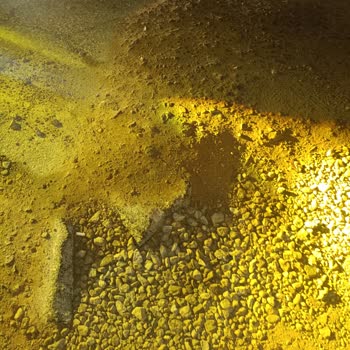 Afyonkarahisar Erenler Mahallesinde Bozuk Yol Araç Ve Ekipman Hasarına Yol Açıyor