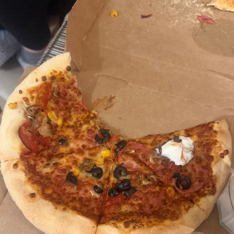 Ekstra Sucuklu Bol Malzemos Pizza Boş Ve Soğuk Geldi Ücret İadesi Talebi